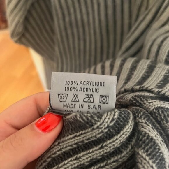 Unisex Vintage Oversized 90s Ribbed Grey Sweater - Picture 3 of 5